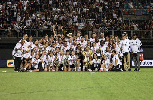 Colo Colo alzó su título 17 en el Femenino