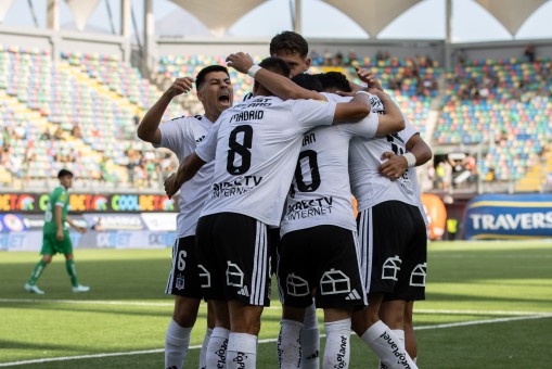 Colo Colo gana y alcanza el liderato