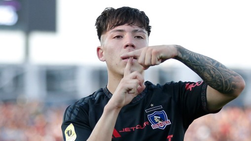 Colo Colo gana a Huachipato y sigue invicto