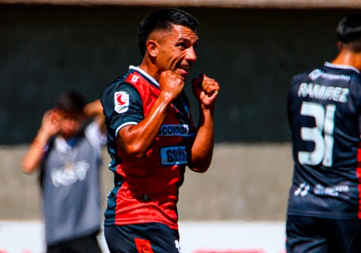 Antofagasta goleó a Copiapó para subir al tercer lugar